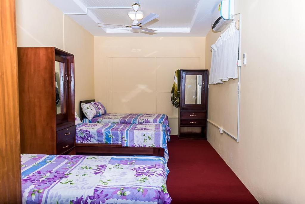 Sandpark Place, West Hills Mile 11 المظهر الخارجي الصورة
