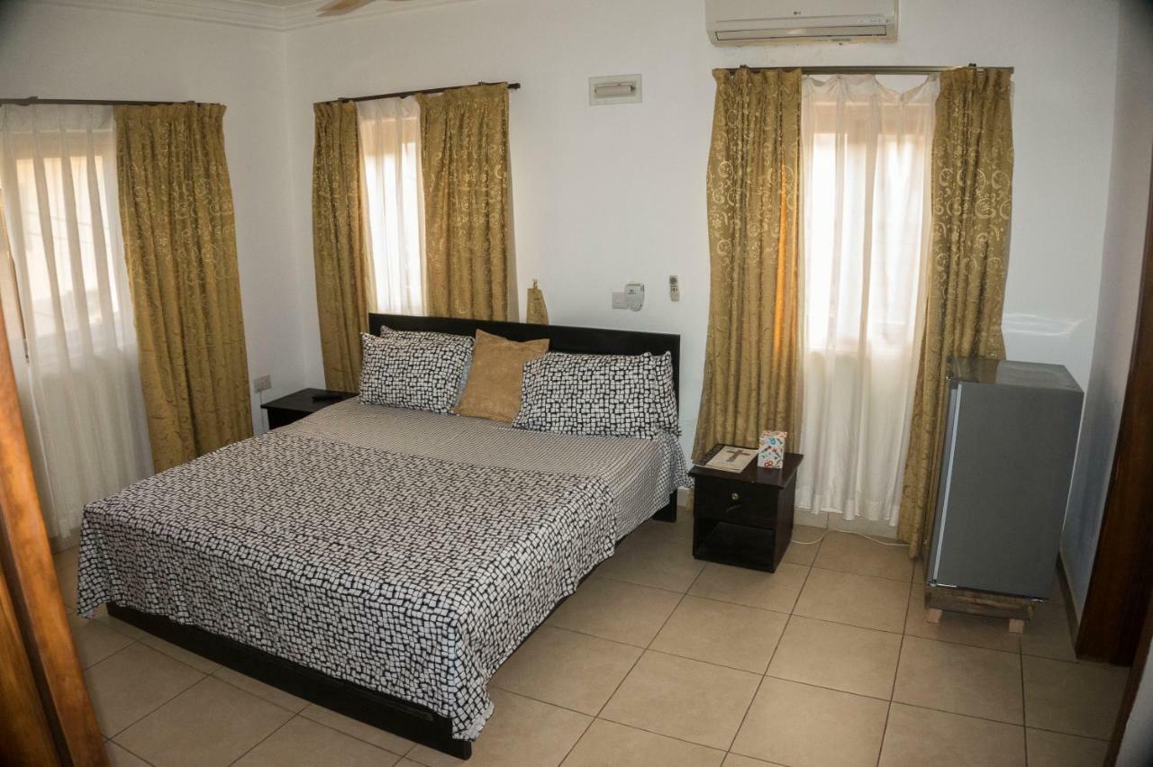 Sandpark Place, West Hills Mile 11 المظهر الخارجي الصورة